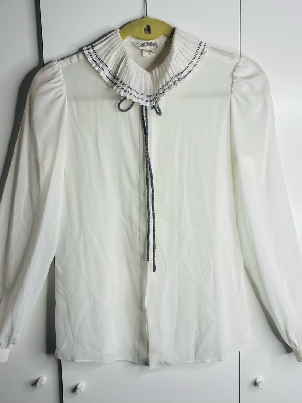 St. John Cream Pleated Ruffle Collar Blouse with Contrast Trim